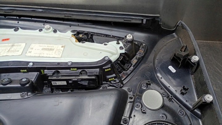 GARNITURE PORTES DROITE AVANT VOLVO S60 II V60 UK 8635857