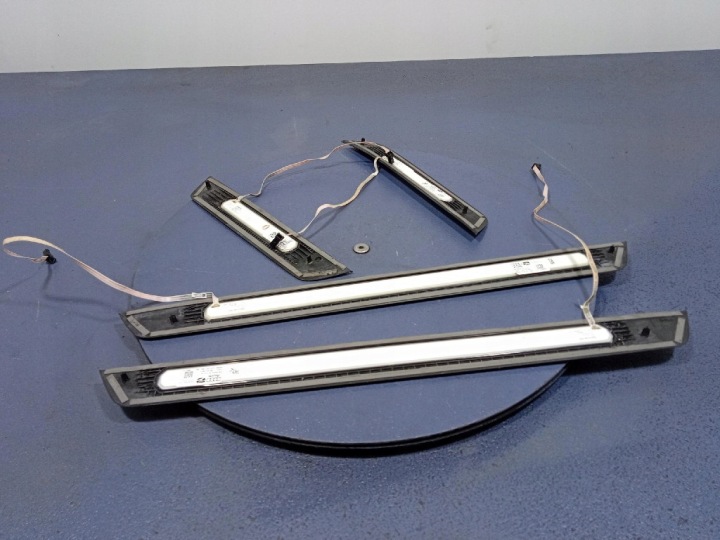 AUDI A6 C8 18-21 BERLINE BAGUETTES DÉCORATIF SEUIL ENSEMBLE 4K0947406A