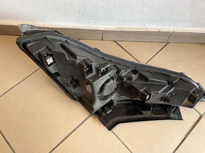 PHARE AVANT AVANT GAUCHE HYUNDAI TUCSON IV 4 COMPLET LED 20- 92207-N7100