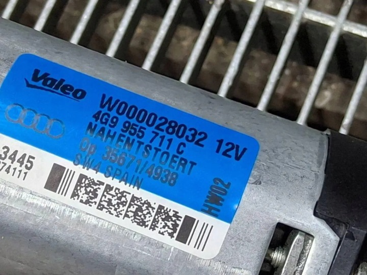 PETIT MOTEUR ESSUIE-GLACES COUVERCLES DE COFFRE AUDI A6 AVANT (4F5, C6) 4G9955711C 1.97L DIESEL