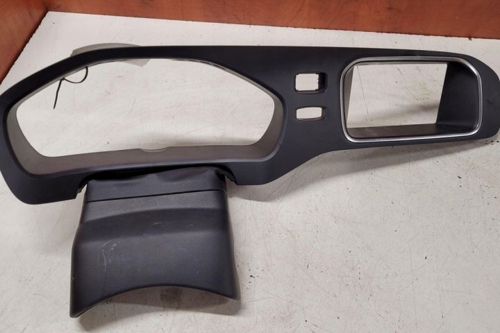 PROTECTION TABLEAU DE BORD VOLVO V40 CROSS COUNTRY (526) 31389535 1.6L DIESEL 84KW