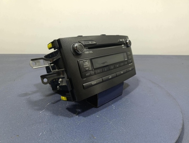 TOYOTA AURIS I 06-09 RADIO CD D'USINE 86120-1A240