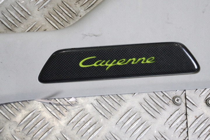 REVÊTEMENT MOULURE SEUIL PORSCHE CAYENNE 9Y CARBONE TURBO AVEC