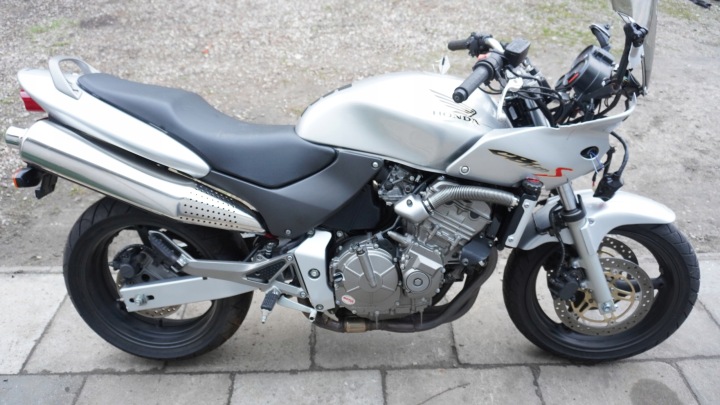 HONDA HORNET RADIO 600 PC25 AILE PASSAGE DE ROUE ARRIÈRE 98-03