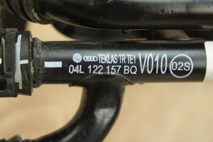 ORIGINAL FIL TUBES EAU AUDI A6 C7 2.0 TDI 04L122157BQ 38KM