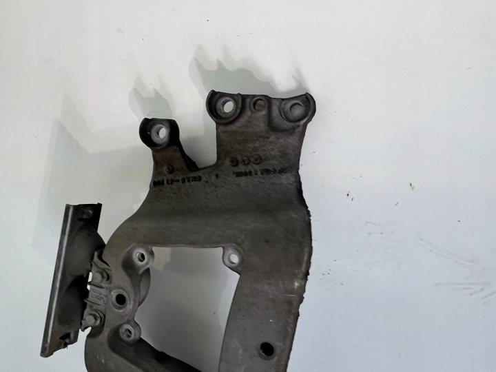 4F0399263L POIGNÉE FIXATION BOÎTE DE VITESSES AUDI A6 S6 C6 4F 2009