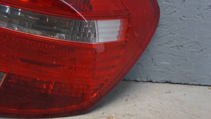 BMW E87 PHARE DROIT ARRIÈRE (C1984)