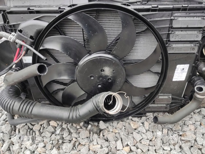 COURROIE AVANT AVANT ENSEMBLE RADIATEURS RADIATEURS MERCEDES GLA H247 1.3 CGI 20-