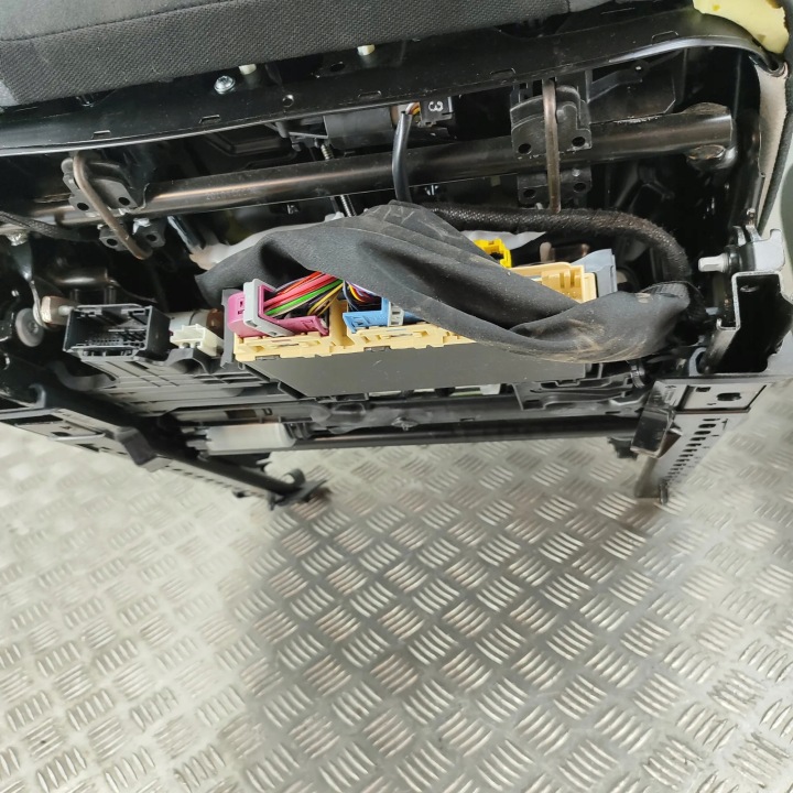 ENSEMBLE SIÈGES MERCEDES-BENZ E (W213) A2137300500 30386045 2.0L 143KW 2020
