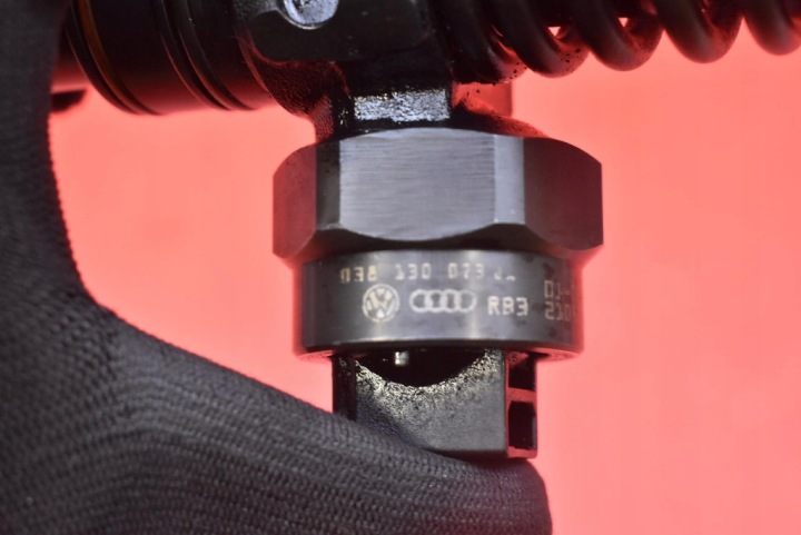 INJECTEUR INJECTEUR DE POMPE 038130073J 0414720015 VW PASSAT B5 1.9 TDI 101 KM 00-05