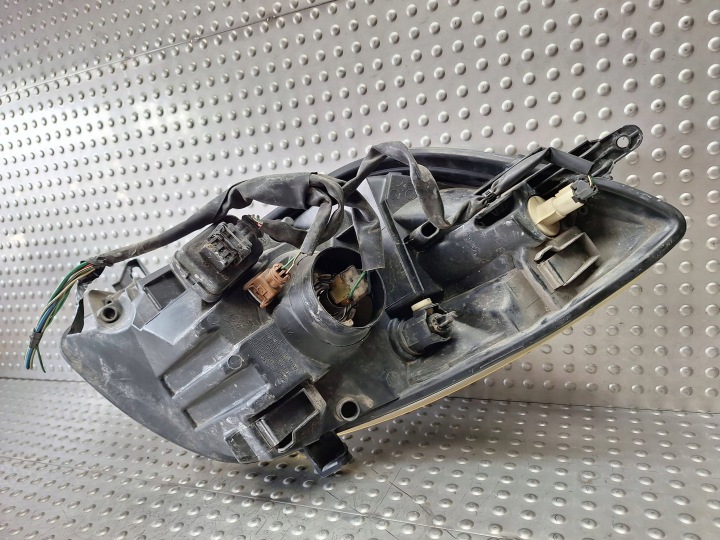 PHARE DROITE AVANT TOYOTA YARIS II 06-09 81110-0D120 EUROPE