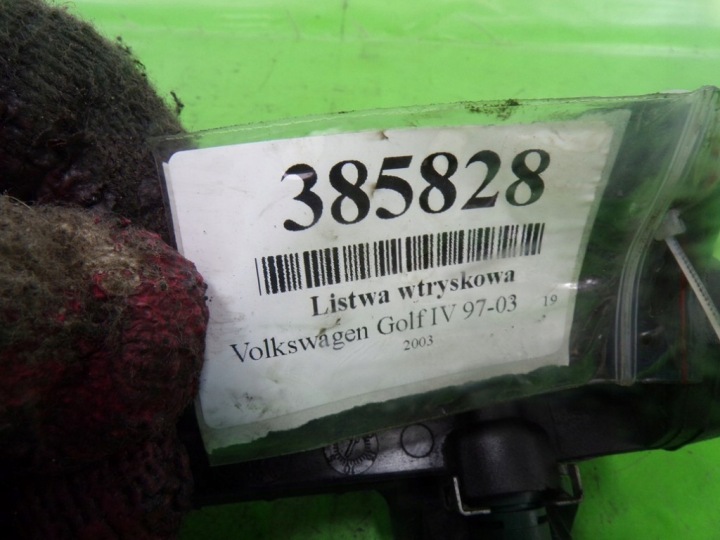 VOLKSWAGEN GOLF IV 1.6 8V 101KM MOULURE INJECTION 037906031AA