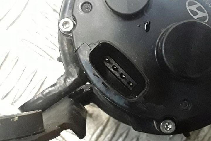 PETIT MOTEUR CIRCULATION EAU HYUNDAI 369100E650 0.0L 2022