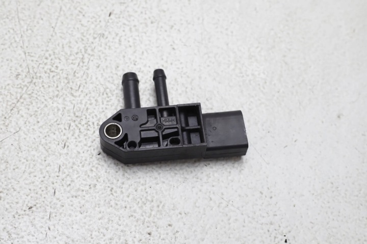 2009 VOLKSWAGEN TIGUAN CAPTEUR PRESSION GAZ D'ÉCHAPPEMENT 076906051