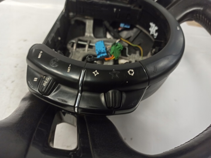 CITROEN C4 PICASSO I 1 VOLANT MULTIFONCTIONNELLE CUIR CUIR 96821842ZD