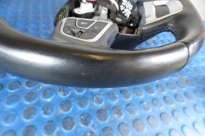 RENAULT MEGANE IV VOLANT CUIR 484001180R