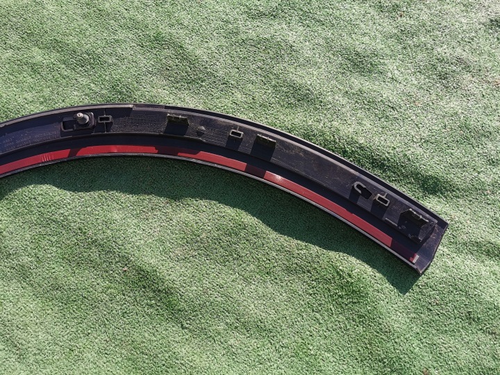 MOULURE SUR AILE GAUCHE AVANT AVANT AUDI E-TRON 4KE 4KE853717A