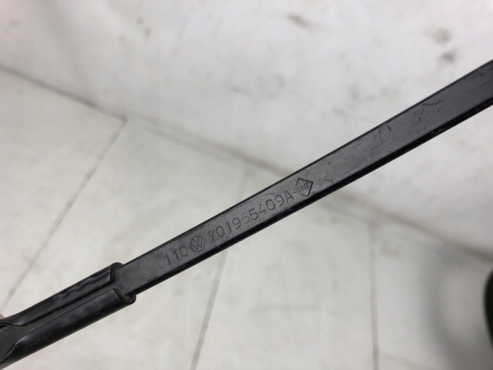 701955409A BRAS ESSUIE-GLACES AVANT VW T4
