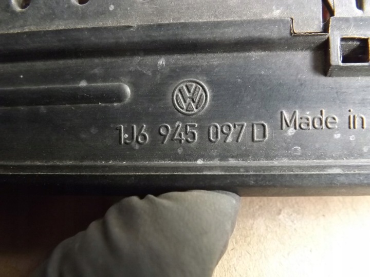VW PASSAT B5 UNIVERSEL GOLF 4 TROISIÈME LANTERNE STOP PIED FREIN 1J6945097D