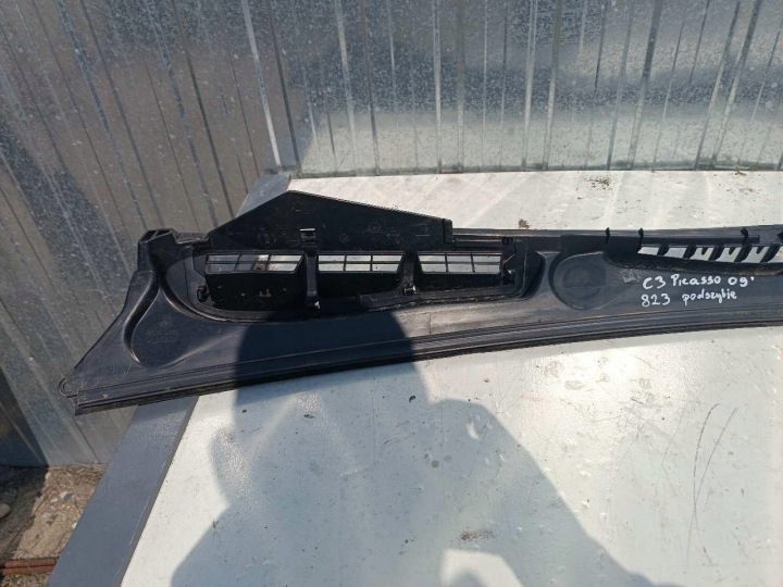 PLASTIQUE CITROEN C3 PICASSO 9681736380