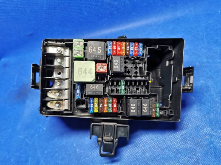 BOÎTE CHÂSSIS FUSIBLES ORIGINAL AUDI A3 8V 5Q0907361C