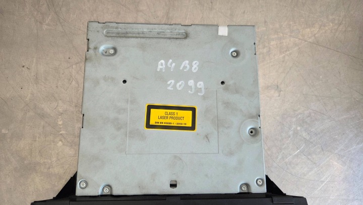 AUDI A4 B8 LECTEUR DE CARTE NAVIGATION 8T1035652F 8T1035652D M-2099