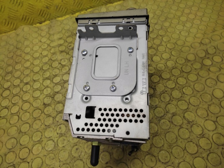 KIA CARENS II RADIO HN445UN