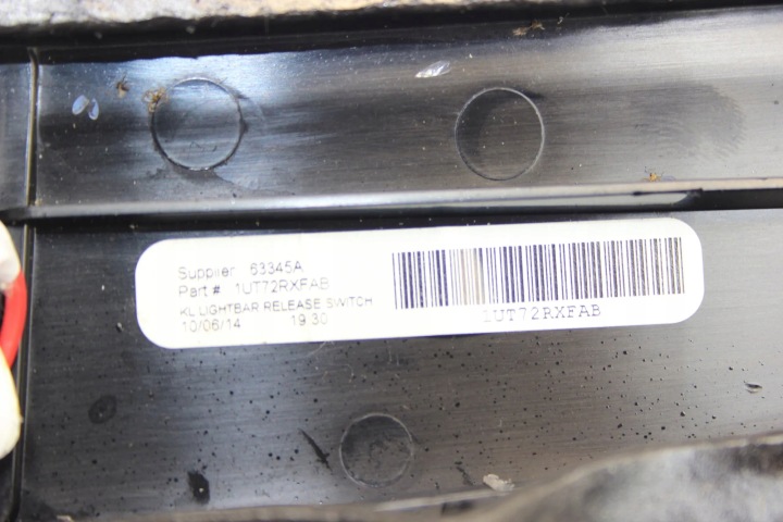 ÉCLAIRAGE DE PLAQUE D'IMMATRICULATION JEEP CHEROKEE (KL) 1UT72RXFAB 27488069 2.0L 125KW
