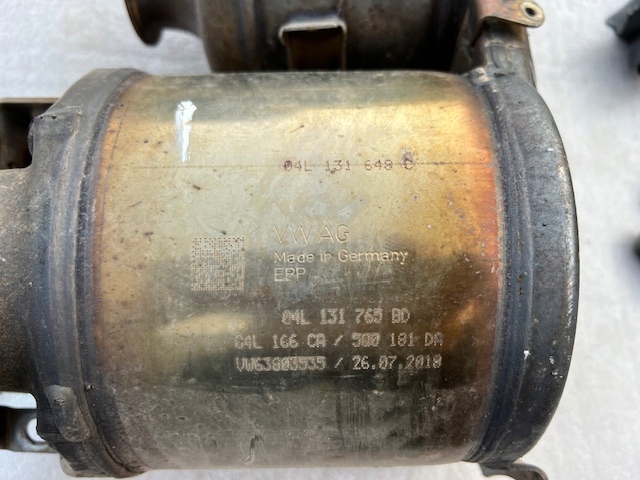 VOLKSWAGEN OE 04L131765BD