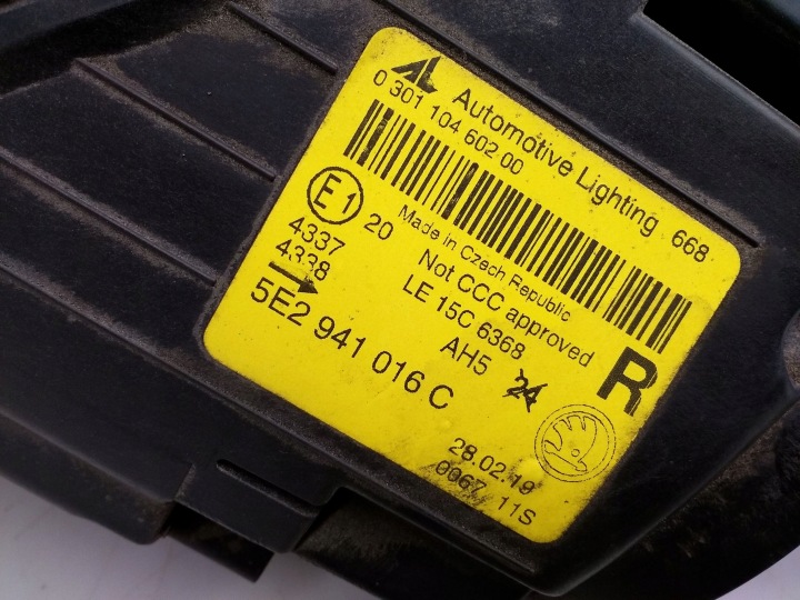 PROJECTEUR DROITE CÔTÉ SKODA OCTAVIA MK3 (5E) 5E2941016C