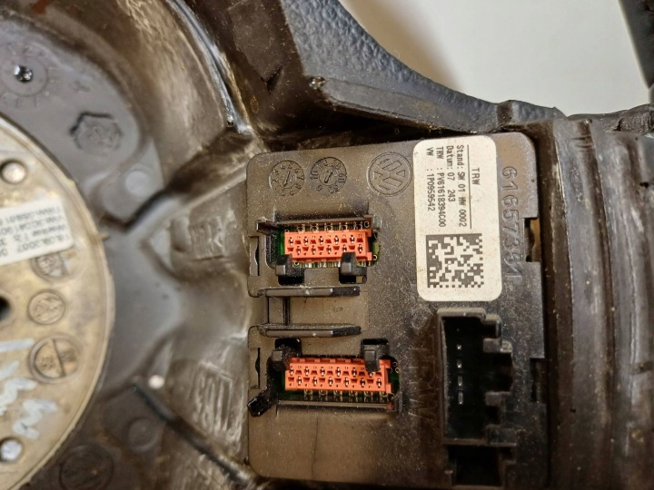 VOLANT MULTIFUKCYJNA CUIR VW PASSAT B6 3C0419091 61866180