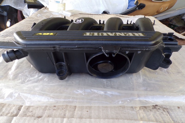 COLLECTEUR ADMISSION 8200061980 RENAULT DACIA 1.4 16V