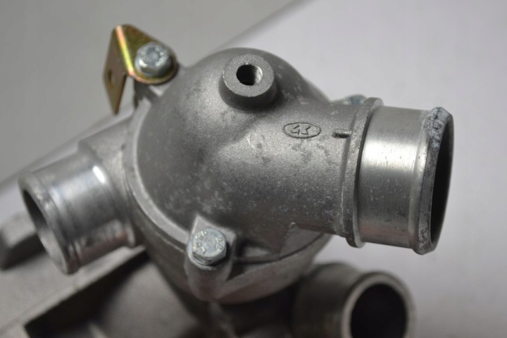 MERCEDES W124 W126 260E 300E POMPE À EAU THERMOSTAT