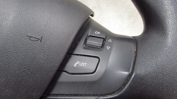 PEUGEOT 208 VOLANT MULTIFONCTION COUSSIN AIRBAG CAOUTCHOUC