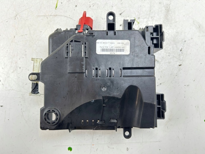 FORD MUSTANG MACH-E BOÎTE FUSIBLES COMPLÈTE LJ8T14A094AAC