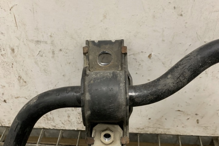 STABILISATEUR AVANT JEEP CHEROKEE (KL) 04877679AE 2.4L GASOLINE 135KW 2015