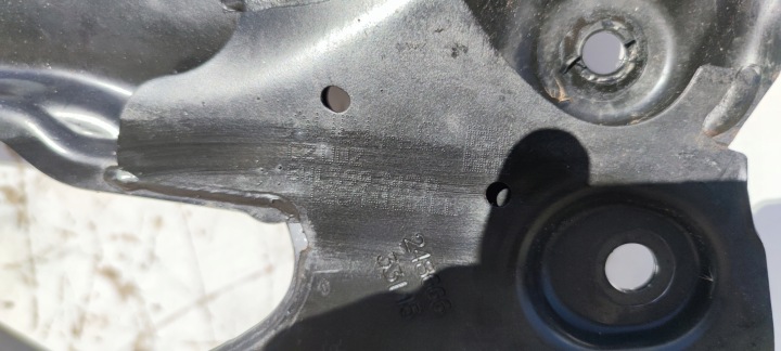 TRAVERSE CHÂSSIS AVANT AUDI A4 B9 EUROPE 8W1399347D