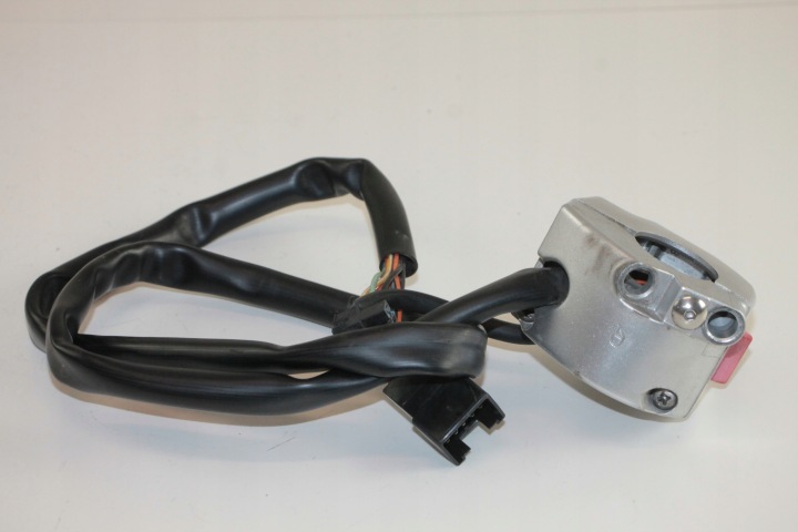 SUZUKI VL 800 VOLUSIA COMMUTATEUR DROIT ALLUMAGE