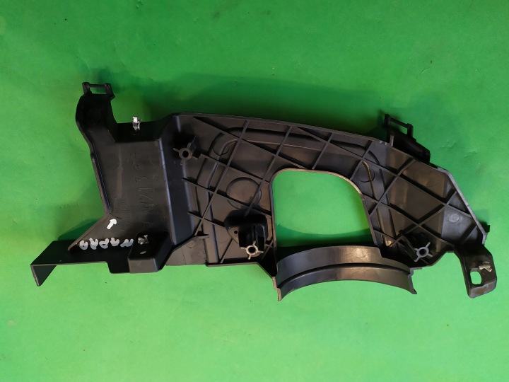 FIXATION ÉCHAPPEMENT DROIT MERCEDES W213
