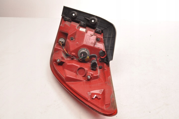 KIA SPORTAGE III LIFT PHARE GAUCHE ARRIÈRE GAUCHE ARRIÈRE 92401-3W5 92401-3W510