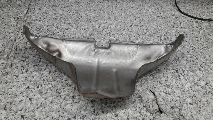 8200082645 PROTECTION COLLECTEURS CLIO II 1.2