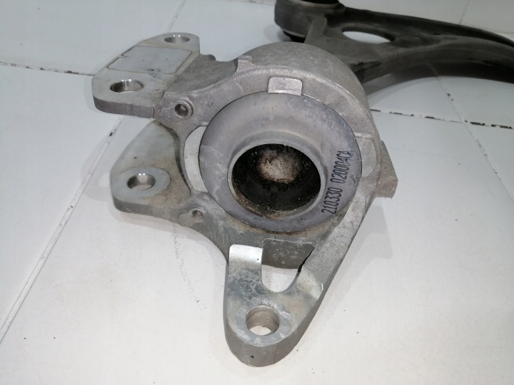 BRAS DE SUSPENSION DROIT AVANT AVANT LAND ROVER DISCOVERY SPORT EVOQUE HAL 8637