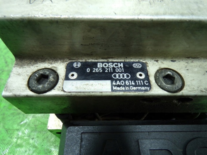 AUDI 80 B4 1.8 8V POMPE ABS 4A0614111C