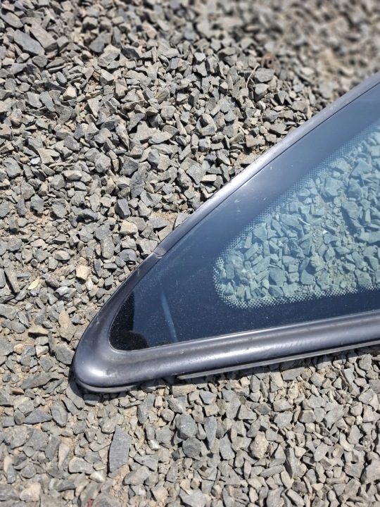 VITRE GAUCHE AVANT CARROSSERIE OPEL MERIVA A
