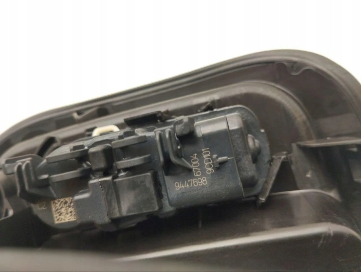 BMW I4 2023 CLAPET GOULOTTE DE REMPLISSAGE CARBURANTS 9447698