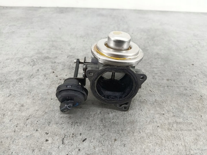 VANNE EGR VW PASSAT B5 RESTYLAGE 038129637L 1.9 TDI