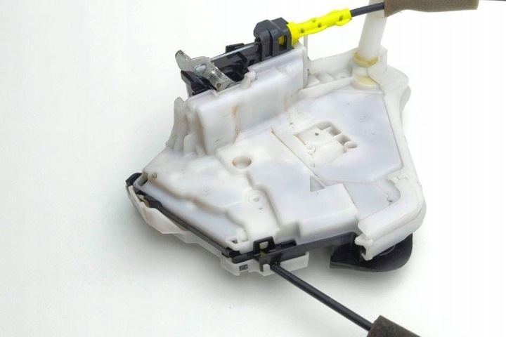 SERRURE DROITS AVANT PORTES NISSAN QASHQAI II (J11, J11_) 805006UE0A 1.3L