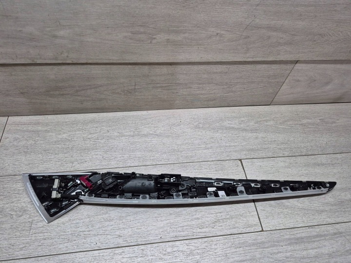 14122. BMW M5 F90 DÉCOR PORTES DROIT AVANT 7385024