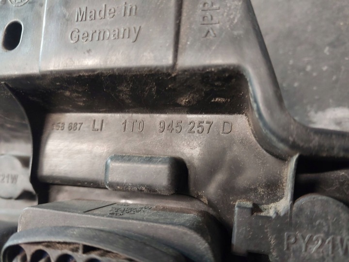DOUILLE D'AMPOULE GAUCHE ARRIÈRE 1T0945257D VW TOURAN I