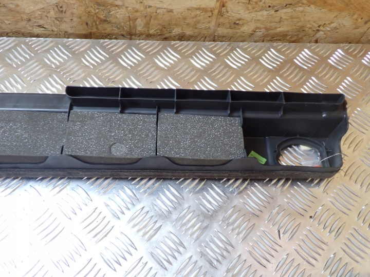 MOULURE COUVERCLES DE COFFRE DROIT AUDI A4 B8 AVANT 2008R 3.0 TDI EUROPE 8K9861828A 10319